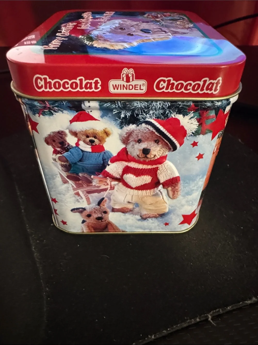 Chocolate Windel Red and White Teddy Bear musical Holiday Tin